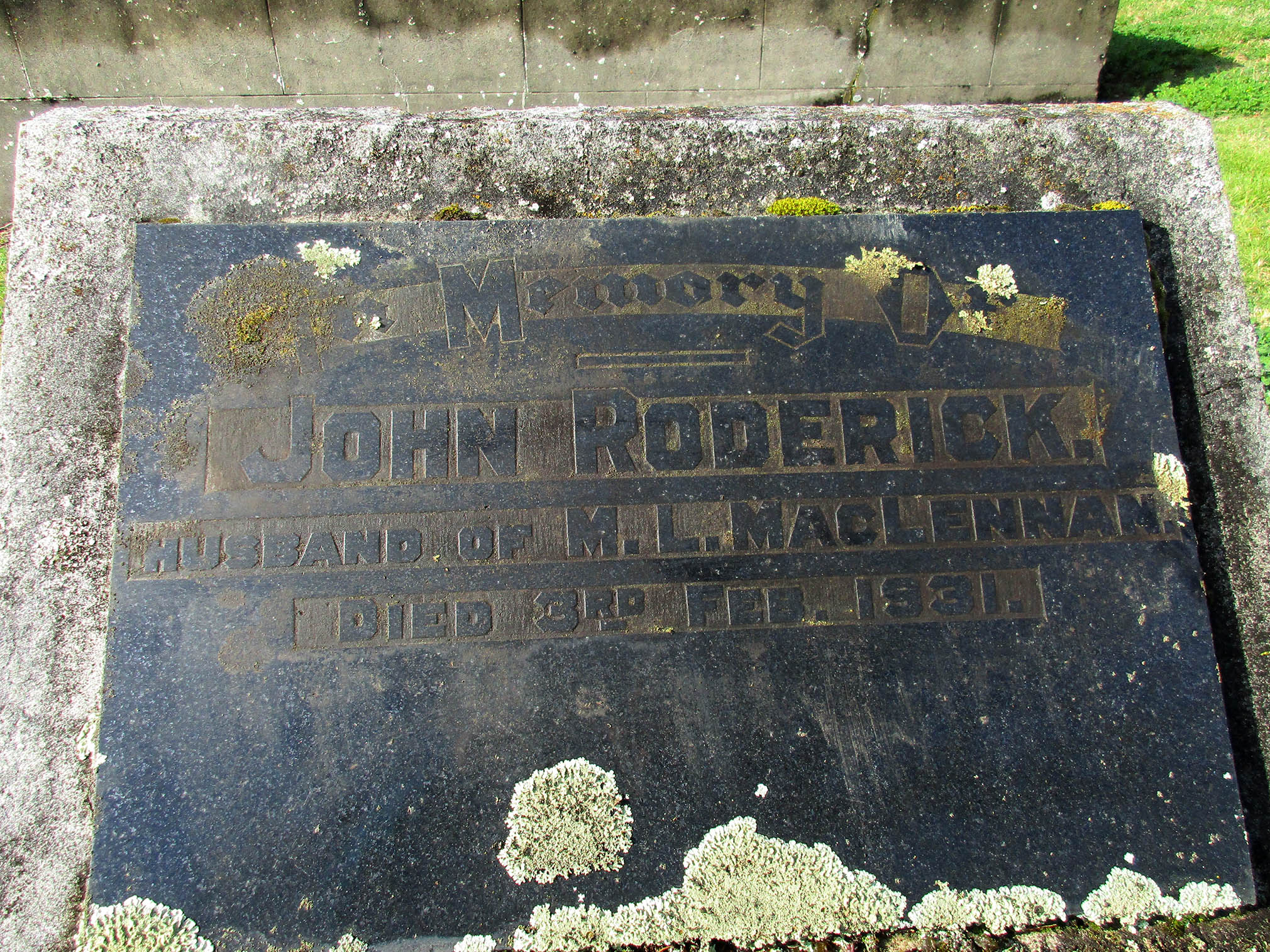 Photo of headstones/John Roderick MacLennan d1931 hdstn Havelock cem